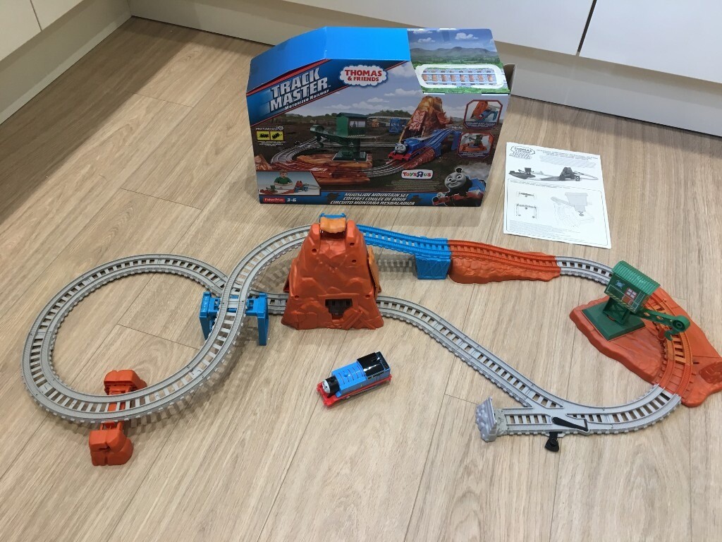 thomas the tank engine mountain set